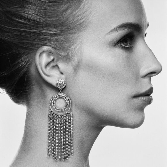 "Lisa" NEW Gold Glam Chandelier, Tassel, Dangle Bling Statement Fashion Earrings - Picture 3 of 3